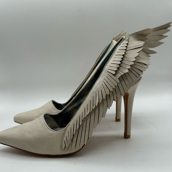 YRU Y.R.U. Angel Pure Angyl Wing Heavenly Heel Pumps Bone/Cream/White Vegan Sz 8 - Picture 5 of 12